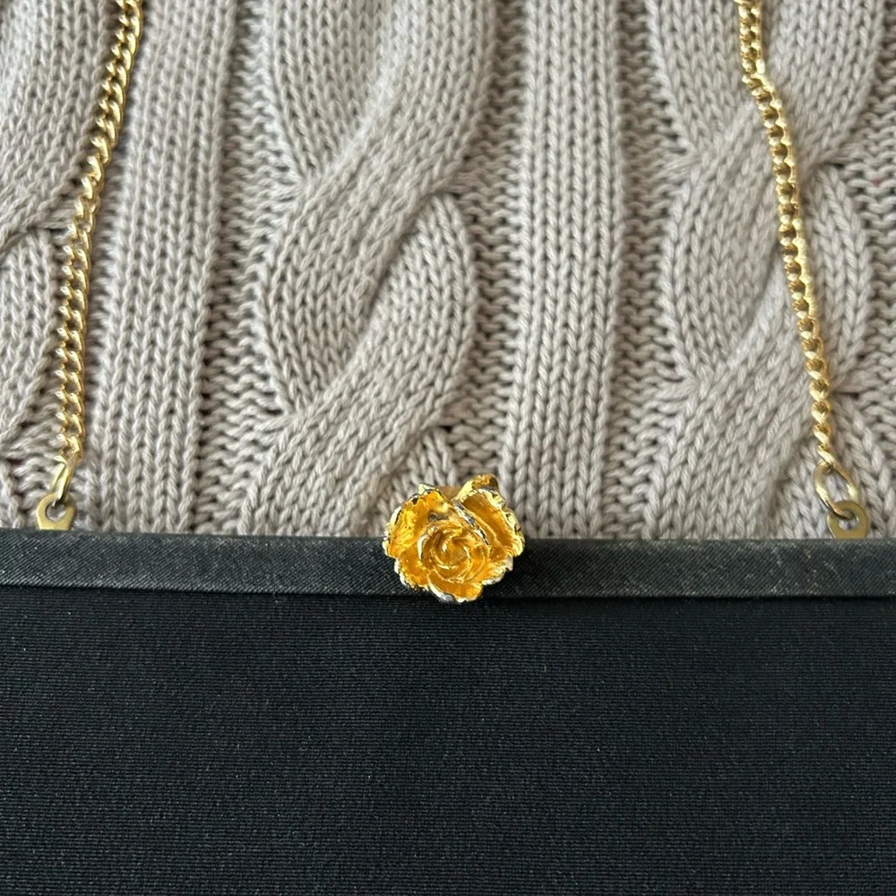 Elegant Black Evening Bag with Gold Accent - Picture 2 of 4